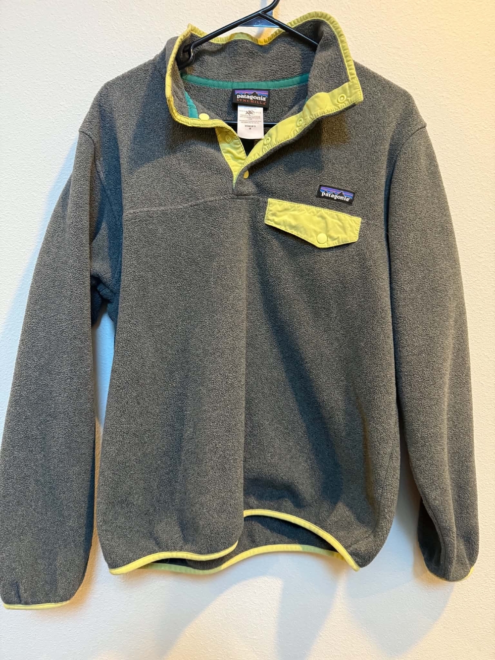 Patagonia Synchilla Gray Fleece Zip Pullover with Lime Trim